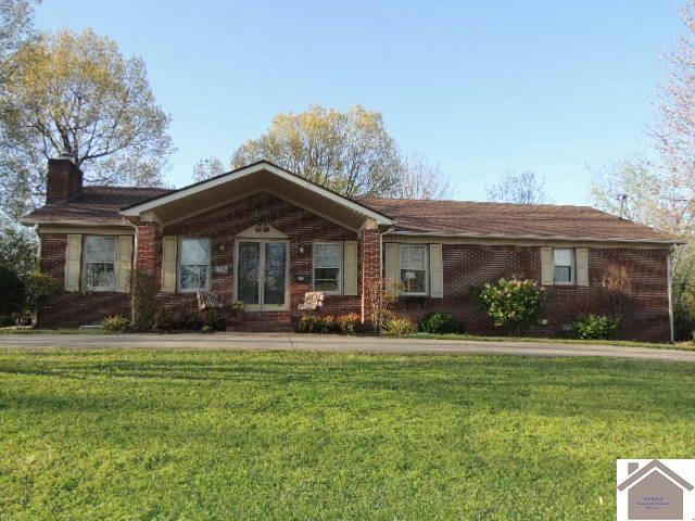 403 HERITAGE DR, MAYFIELD, KY 42066, photo 1 of 29